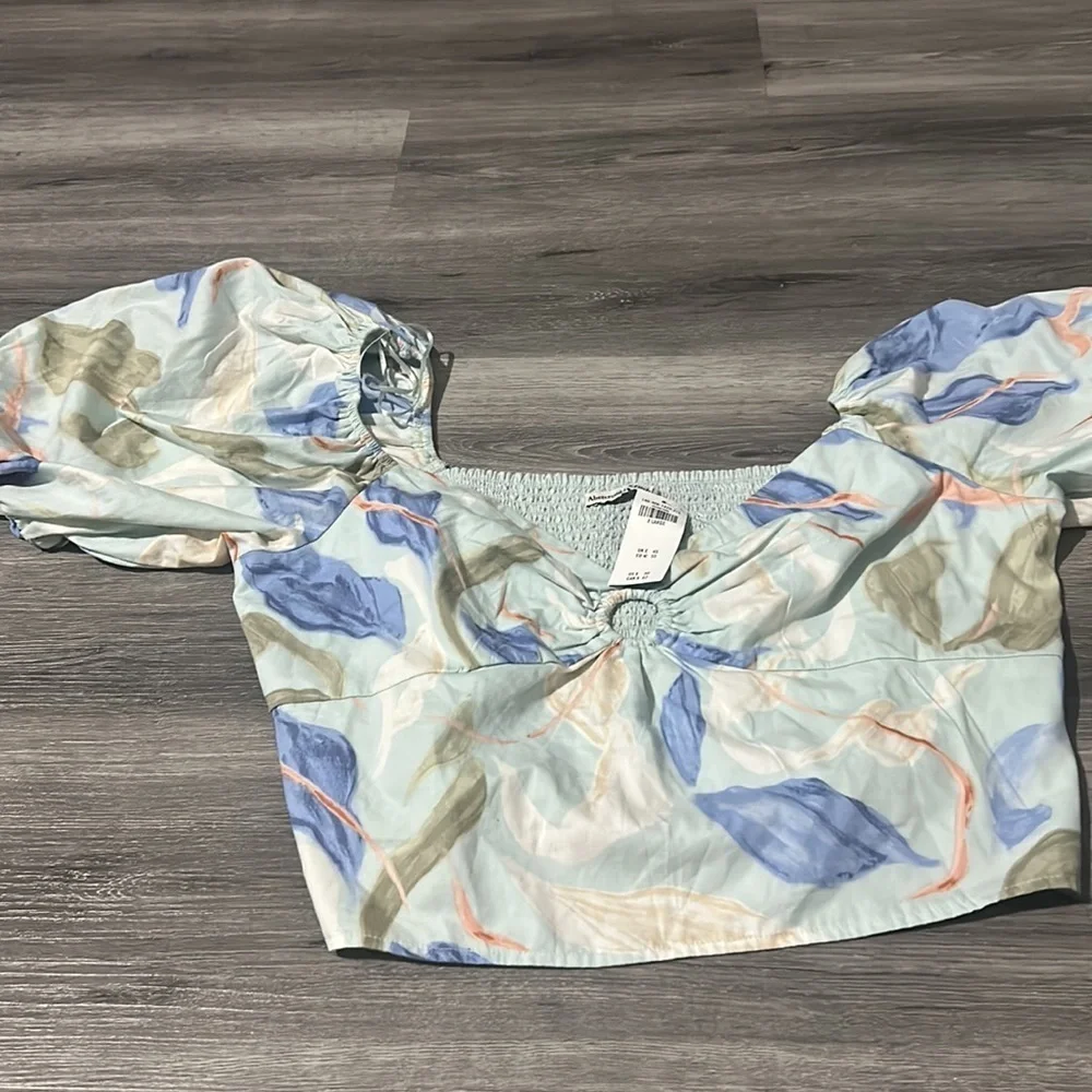 Floral Puff Sleeve Crop Top‎